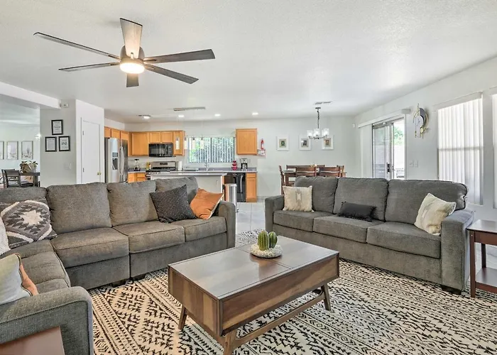 2 Mi To State Farm Stadium! Family-friendly Vakantiehuis *