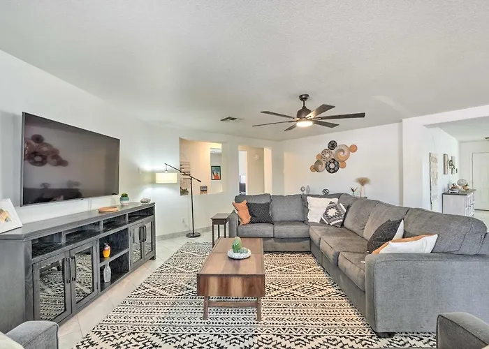 Vakantiehuis 2 Mi To State Farm Stadium! Family-friendly