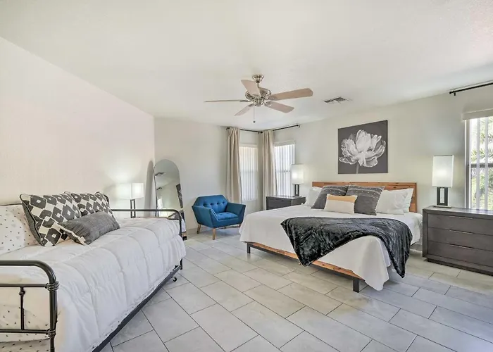 2 Mi To State Farm Stadium! Family-friendly Vakantiehuis *