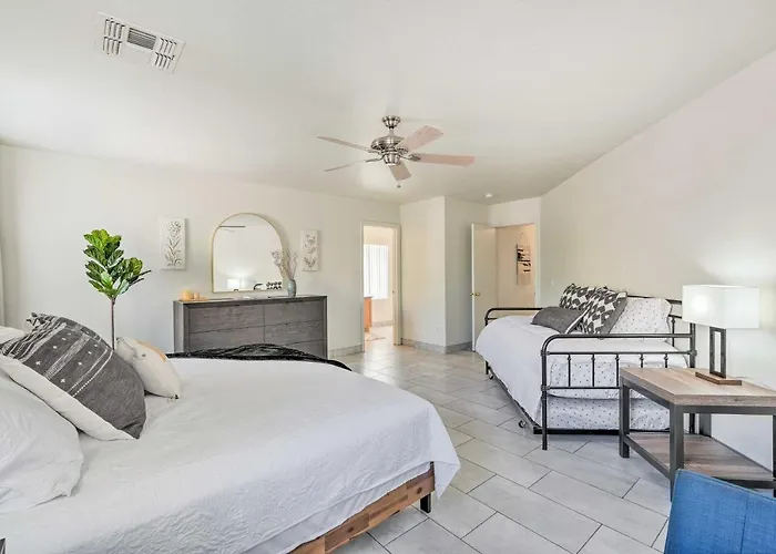 2 Mi To State Farm Stadium! Family-friendly Vakantiehuis